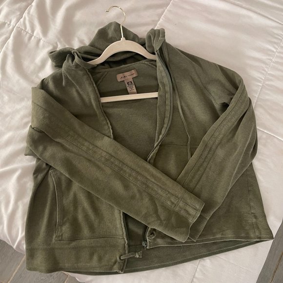 green cropped sweater - Picture 2 of 5